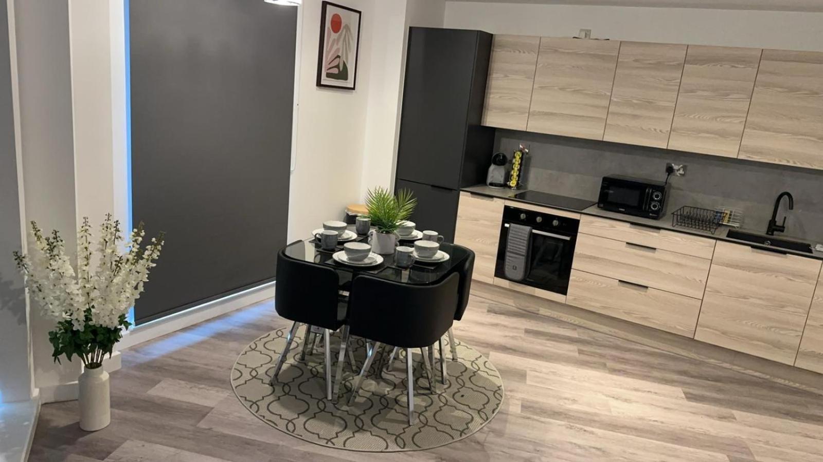 פרסטון Stunning 2-Bed Premium Apartment - Free Wi-Fi מראה חיצוני תמונה